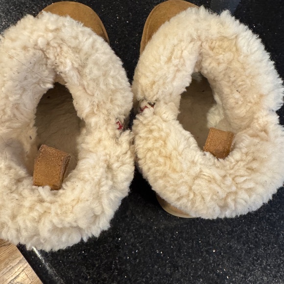 Ugg Tasman braid ultra mini boots in size 8 - Picture 7 of 9